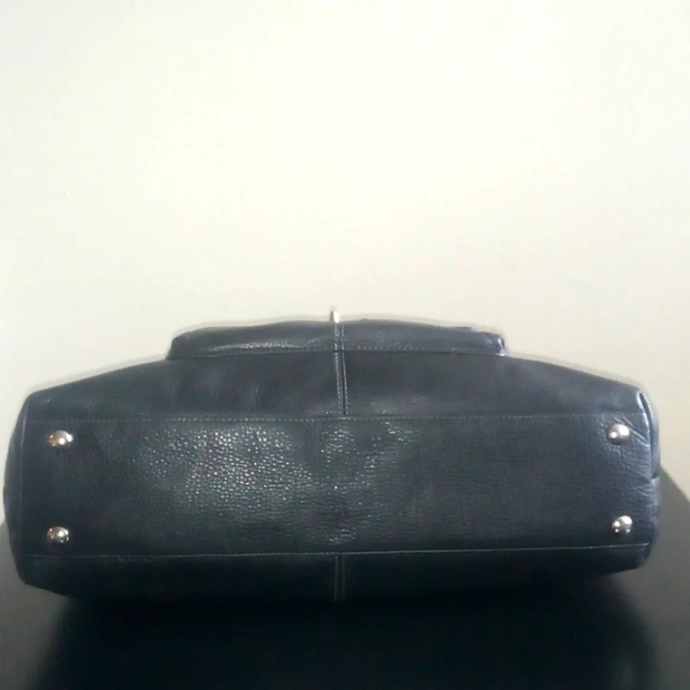 Coach - Picture 4 of 7